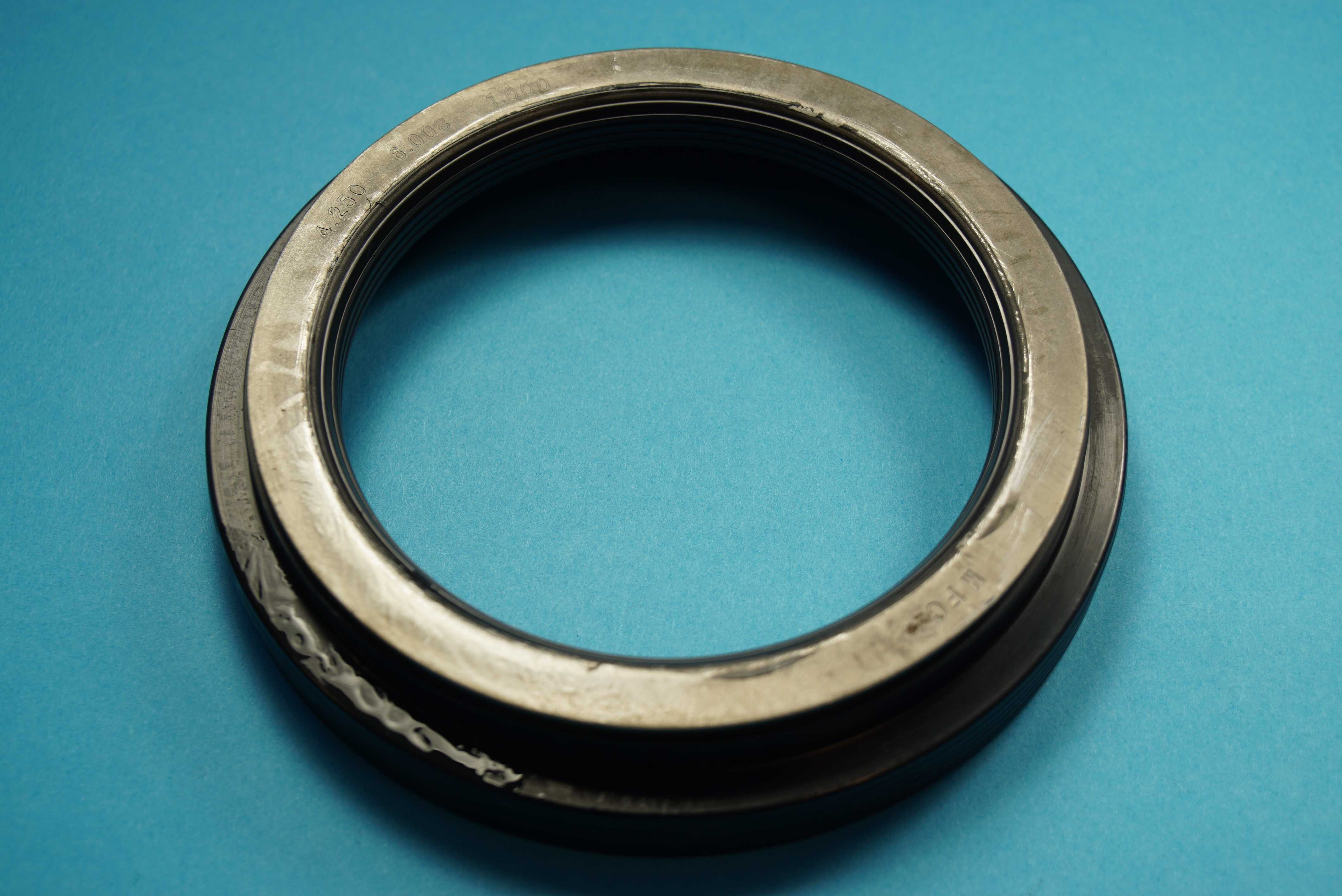 Wellendichtring - 107,95x152,60x25,40