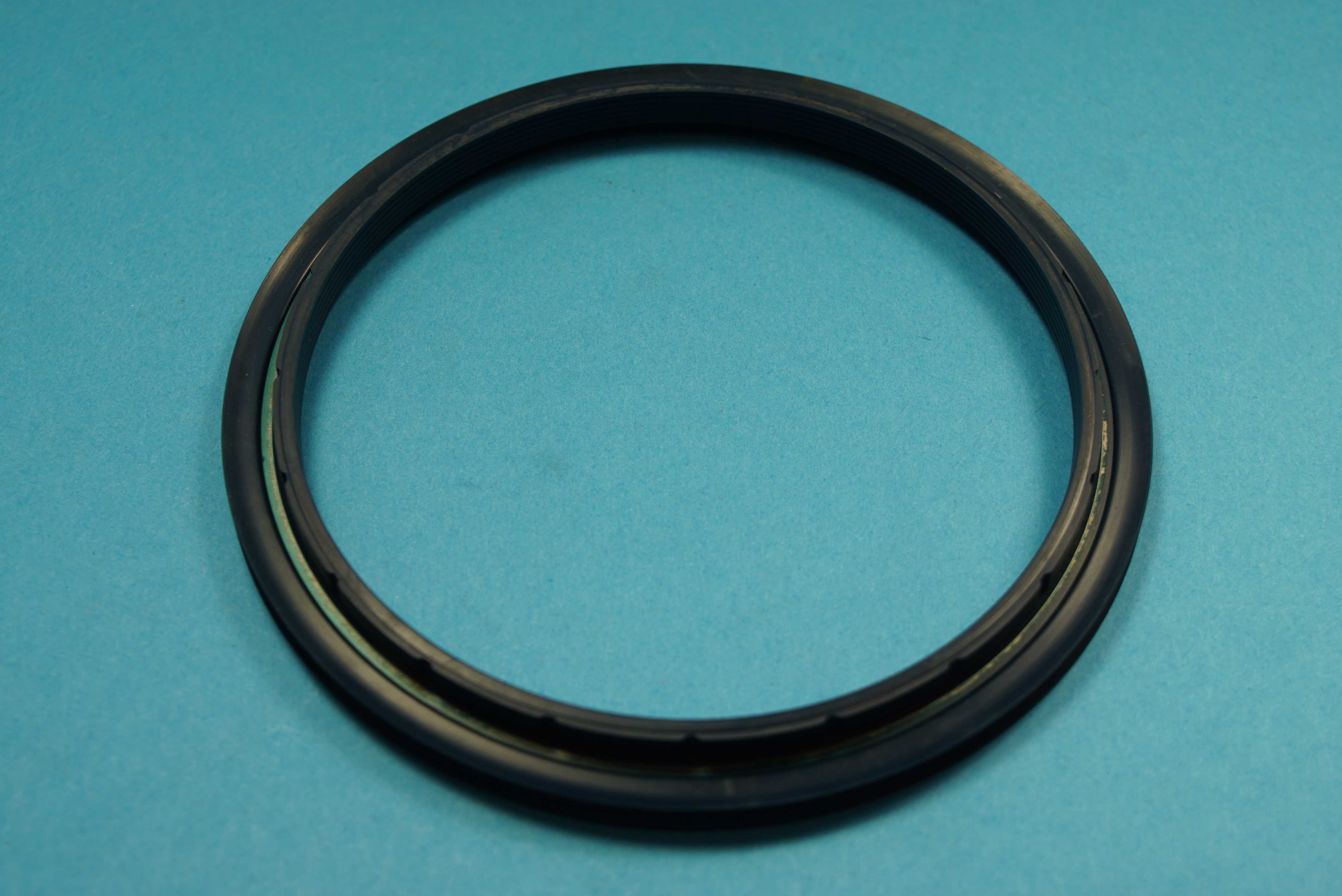 Wellendichtring - 115x136,7x8/12